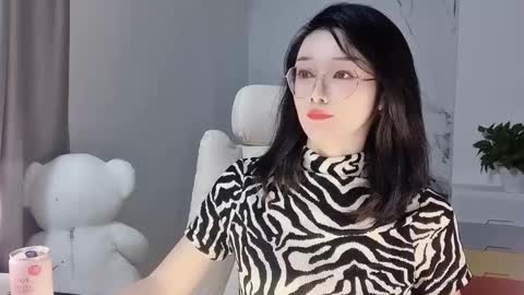 Snapshot of happysweetie168 chatting on March 1, 8:02 am Daisy online show from March 1, 8:02 am