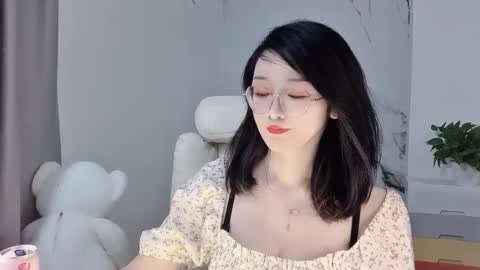 Snapshot of happysweetie168 chatting on March 2, 1:26 am Daisy online show from March 2, 1:26 am