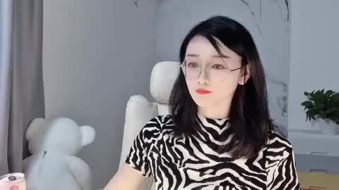 Snapshot of happysweetie168 chatting on March 3, 5:20 am Daisy online show from March 3, 5:20 am