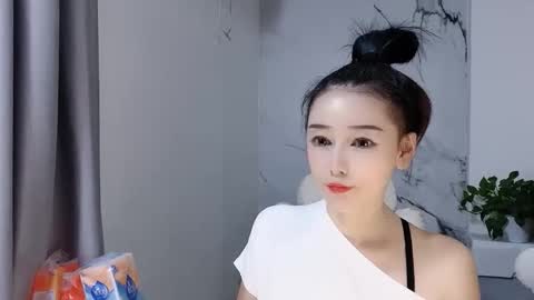 Snapshot of happysweety1688 chatting on October 9, 8:23 am happysweety1688 online show from October 9, 8:23 am