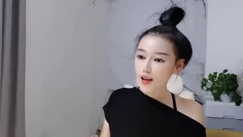 Snapshot of happysweety1688 chatting on October 12, 4:28 pm happysweety1688 online show from October 12, 4:28 pm