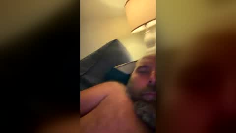Snapshot of hard4u69091983 chatting on June 18, 12:22 am Hard4u69 online show from June 18, 12:22 am