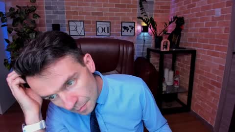 Steve online show from December 4, 12:47 pm