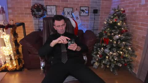 Steve online show from December 25, 8:40 am