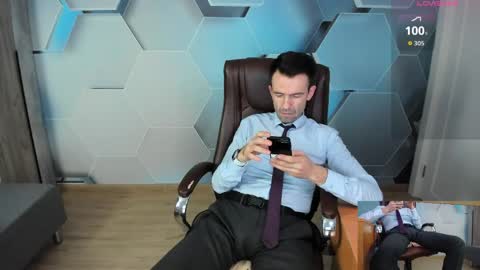 Snapshot of hard_and_juici chatting on March 30, 3:46 pm Steve online show from March 30, 3:46 pm