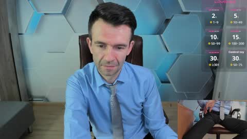 Snapshot of hard_and_juici chatting on April 2, 3:37 am Steve online show from April 2, 3:37 am