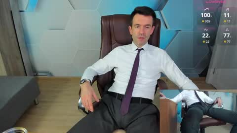 Snapshot of hard_and_juici chatting on April 4, 4:00 am Steve online show from April 4, 4:00 am