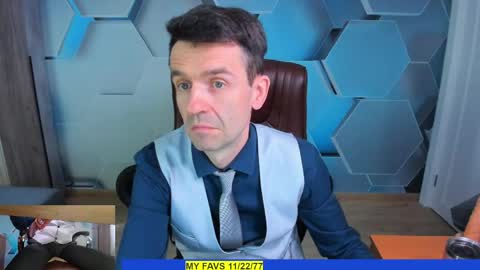 Snapshot of hard_and_juici chatting on May 7, 8:20 am Steve online show from May 7, 8:20 am