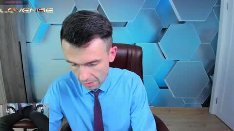 Snapshot of hard_and_juici chatting on May 20, 12:11 pm Steve online show from May 20, 12:11 pm