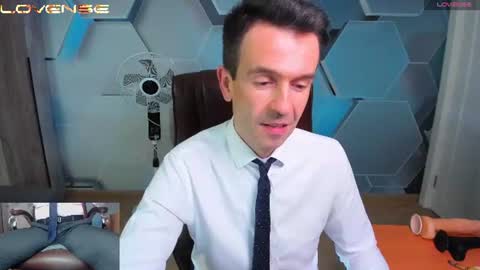 Snapshot of hard_and_juici chatting on June 13, 3:32 pm Steve online show from June 13, 3:32 pm