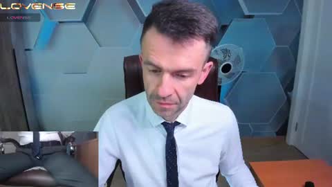 Snapshot of hard_and_juici chatting on June 21, 3:53 am Steve online show from June 21, 3:53 am