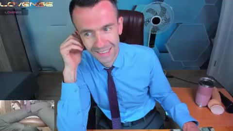 Snapshot of hard_and_juici chatting on June 24, 9:30 am Steve online show from June 24, 9:30 am