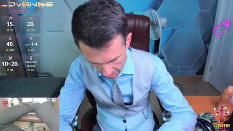 Snapshot of hard_and_juici chatting on July 18, 9:35 am Steve online show from July 18, 9:35 am
