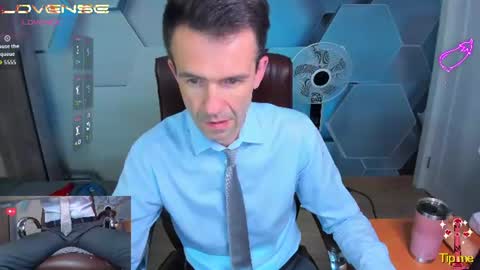Snapshot of hard_and_juici chatting on July 21, 3:53 am Steve online show from July 21, 3:53 am