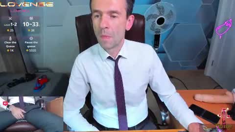 Snapshot of hard_and_juici chatting on July 25, 3:26 am Steve online show from July 25, 3:26 am