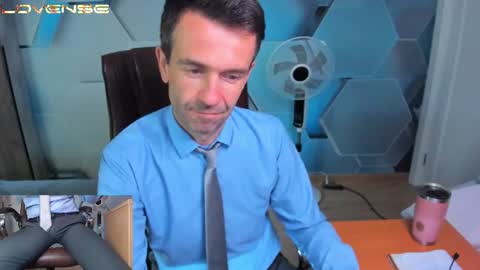 Snapshot of hard_and_juici chatting on July 28, 9:04 am Steve online show from July 28, 9:04 am