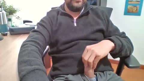 Snapshot of hard_cock_dude chatting on February 11, 5:29 pm Hard cock dude online show from February 11, 5:29 pm