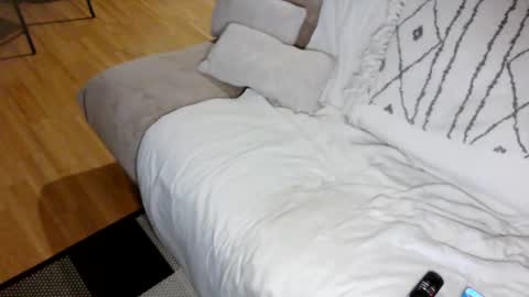 Snapshot of hard_out_here chatting on December 21, 2:08 am Chris online show from December 21, 2:08 am