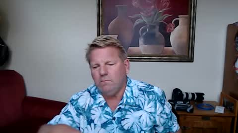 Snapshot of hardblondcouplehawaii chatting on December 1, 11:21 pm Steele and Cassie online show from December 1, 11:21 pm