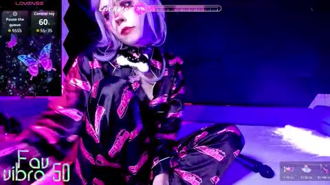 Mia online show from February 19, 10:39 pm