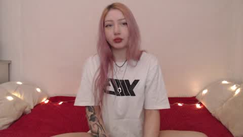 Snapshot of hardcore_x chatting on April 22, 8:21 pm Emily online show from April 22, 8:21 pm