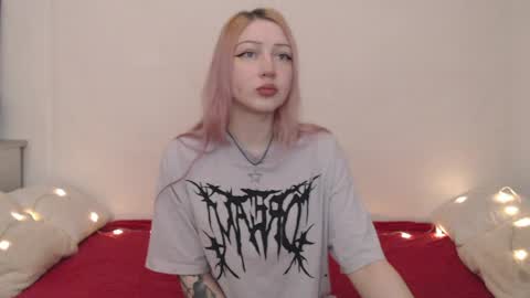 Snapshot of hardcore_x chatting on April 27, 8:07 pm Emily online show from April 27, 8:07 pm