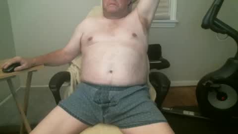 Snapshot of hardmik chatting on October 19, 5:08 am Mik online show from October 19, 5:08 am