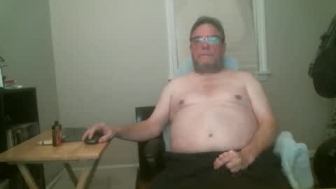 Snapshot of hardmik chatting on March 25, 7:03 am Mik online show from March 25, 7:03 am