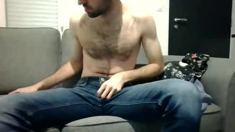 Snapshot of hardmika chatting on March 9, 11:56 pm Mika online show from March 9, 11:56 pm