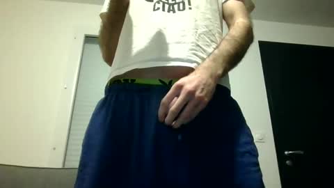 Snapshot of hardmika chatting on March 12, 11:54 pm Mika online show from March 12, 11:54 pm