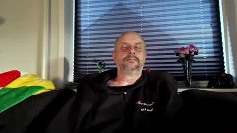 MrLazy online show from June 9, 6:19 pm