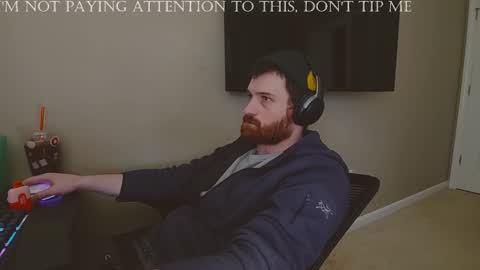 Tom online show from December 3, 4:17 pm