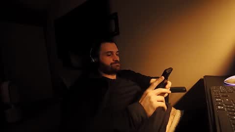 Tom online show from September 9, 1:38 am
