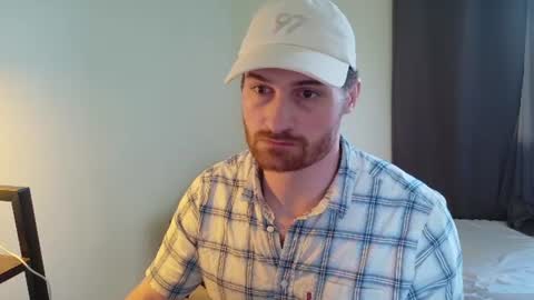 Snapshot of hardswtch chatting on June 15, 9:55 am Tom online show from June 15, 9:55 am