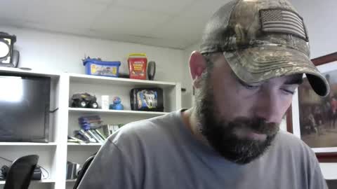 Snapshot of hardworkertn chatting on March 1, 5:04 pm hardworkertn online show from March 1, 5:04 pm