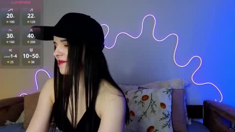 Snapshot of harleen_moore chatting on February 24, 7:19 pm Harleen online show from February 24, 7:19 pm