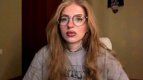 Snapshot of harley_kimm chatting on February 16, 4:30 am Julia online show from February 16, 4:30 am