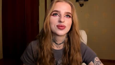 Snapshot of harley_kimm chatting on February 19, 4:52 am Julia online show from February 19, 4:52 am