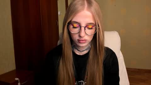 Snapshot of harley_kimm chatting on February 24, 5:05 am Julia online show from February 24, 5:05 am