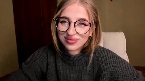 Snapshot of harley_kimm chatting on February 26, 5:06 am Julia online show from February 26, 5:06 am