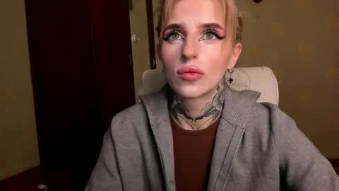 Snapshot of harley_kimm chatting on March 2, 4:47 am Julia online show from March 2, 4:47 am