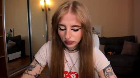 Snapshot of harley_kimm chatting on March 22, 4:49 am Julia online show from March 22, 4:49 am