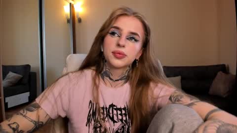 Snapshot of harley_kimm chatting on March 27, 5:24 am Julia online show from March 27, 5:24 am