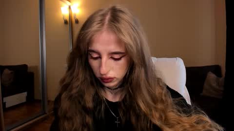 Snapshot of harley_kimm chatting on March 28, 5:18 am Julia online show from March 28, 5:18 am