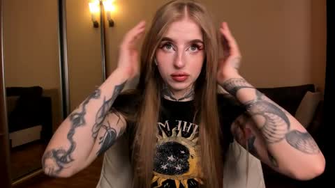 Snapshot of harley_kimm chatting on April 2, 6:22 am Julia online show from April 2, 6:22 am