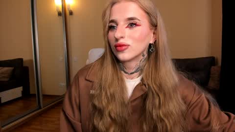 Snapshot of harley_kimm chatting on April 9, 5:51 am Julia online show from April 9, 5:51 am