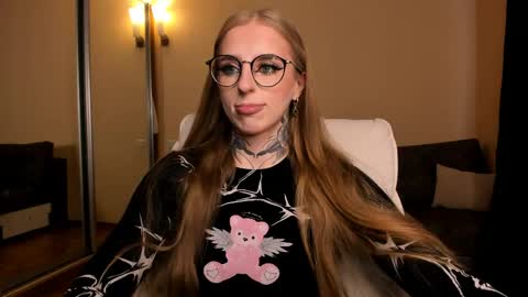 Snapshot of harley_kimm chatting on April 21, 5:14 am Julia online show from April 21, 5:14 am