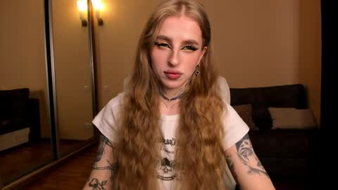 Snapshot of harley_kimm chatting on April 22, 5:32 am Julia online show from April 22, 5:32 am
