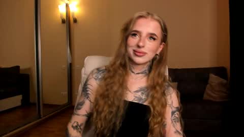 Snapshot of harley_kimm chatting on April 23, 5:41 am Julia online show from April 23, 5:41 am