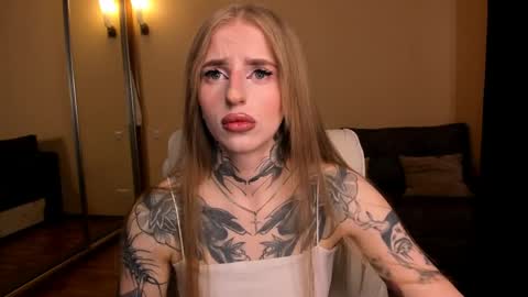 Snapshot of harley_kimm chatting on April 26, 4:43 am Julia online show from April 26, 4:43 am